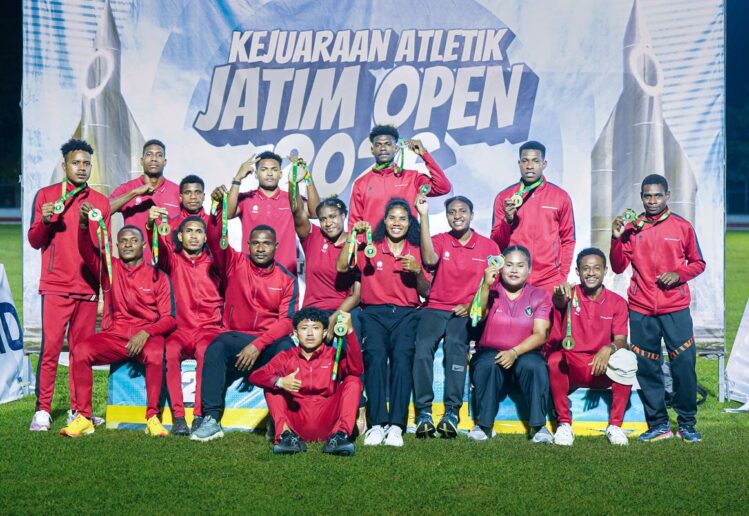 Atlet berlari dalam kompetisi atletik internasional tahun 2026 dengan persaingan ketat di lintasan stadion modern