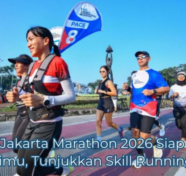 Atlet berlari dalam event dan kompetisi atletik modern dengan lintasan stadion penuh penonton